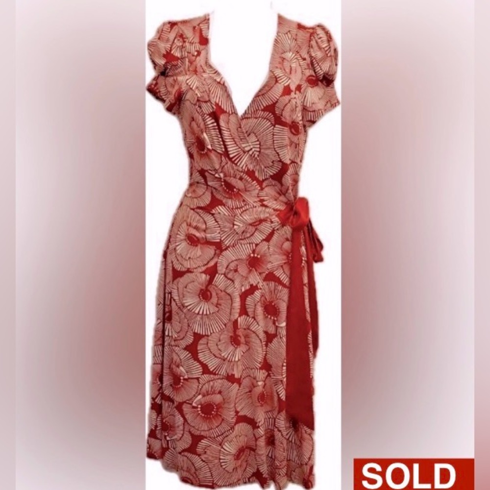 ✅SOLD!!!✅Bebe Floral Wrap Dress